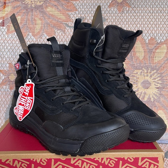 Vans WMNS Ultrarange Exo
Black/Black
VN0A4BVSBKA
Boots UltraRange EXO Hi MTE-2 - Picture 10 of 16